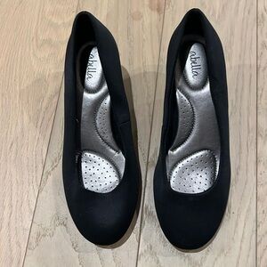 Black Pumps (NWOT)